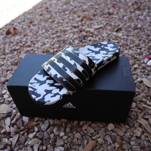 Adidas Women's Adilette Comfort Slide Sandal - Picture 4 of 5